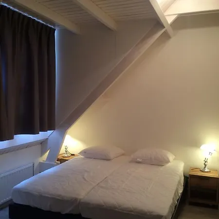 Kerkplein Vakanties Vrouwenpolder Room photo